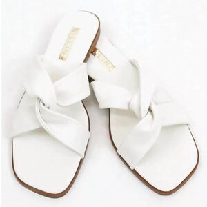 NIB Billini Leta Sandal Slip On in White size 10